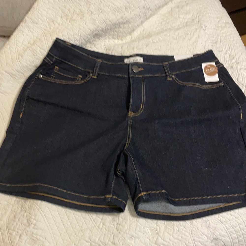 Girlfriend Shorts, Mid-Rise